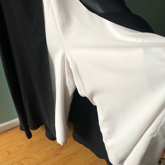 Beautiful jumpsuit, elegant….. size M- L ……..excellent condition….like new. - Picture 7 of 15